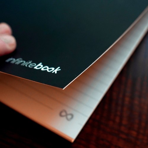 INFINITEBOOK LINED A5. Infinitebook z elastyczną okładką i 15 stronami do tablicy w linie