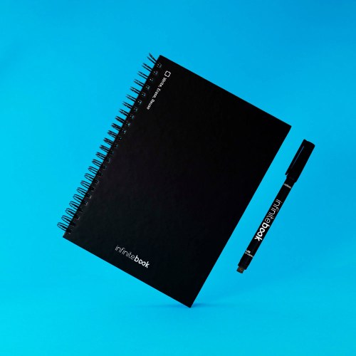 STARTER KIT INFINITEBOOK A5. Zestaw zawiera „Infinitebook”, zestaw do czyszczenia, marker i uchwyt na marker