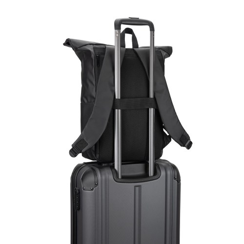 OSASCO BPACK. Plecak typu roll top z zamkiem błyskawicznym, który umożliwia zwinięcie górnej części w celu dopasowania do objętości plecaka, wykonany z poliestru 600D z recyklingu