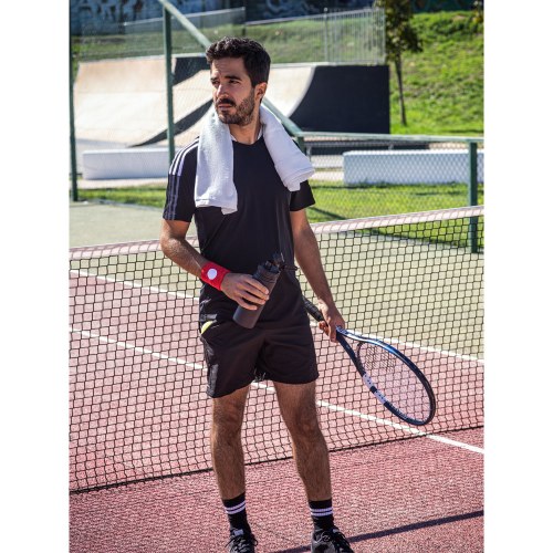 FEDERER. Butelka wykonana w 90% ze stali nierdzewnej pochodzącej z recyklingu 570 mL