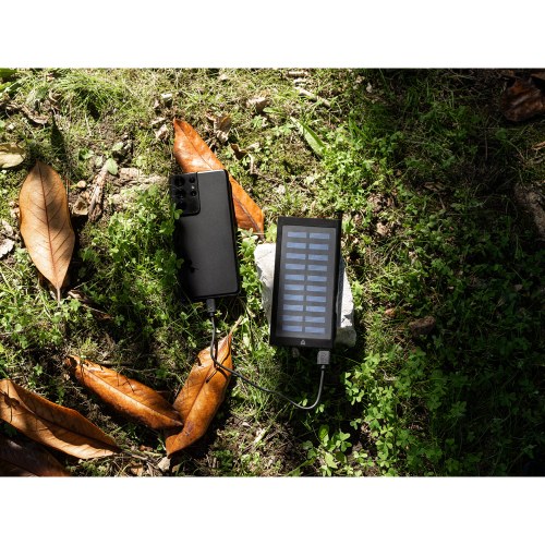 CLERK. Power bank 8 000 mAh z panelem słonecznym z aluminium pochodzącego w 100% z recyklingu