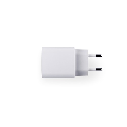 WEGENER. Zasilacz z portem USB-A 18W i USB-C 20W wykonany w ABS pochodzącego z recyklingu (100% rABS)